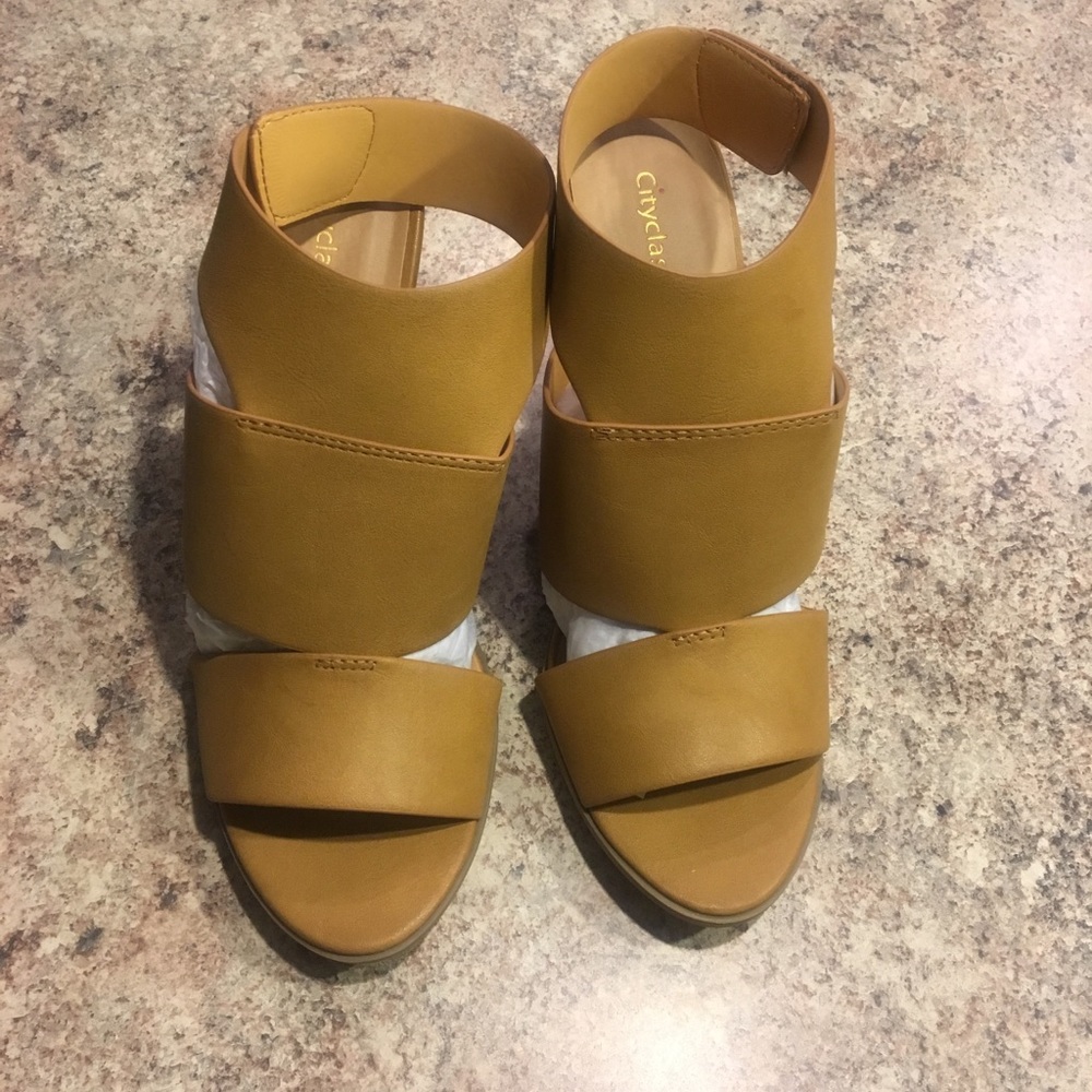 Show/Sandals